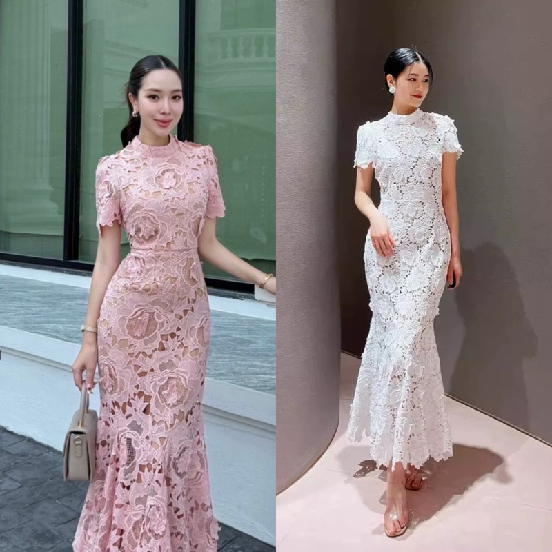 แม็กซี่เดรสลูกไม้แขนสั้น ตัวเดรสเข้ารูป เนื้อผ้าลูกไม้ดอก3D ชายกระโปรงทรงหางปลาซับในสีเนื้อทั้งชุดเรียบหรู