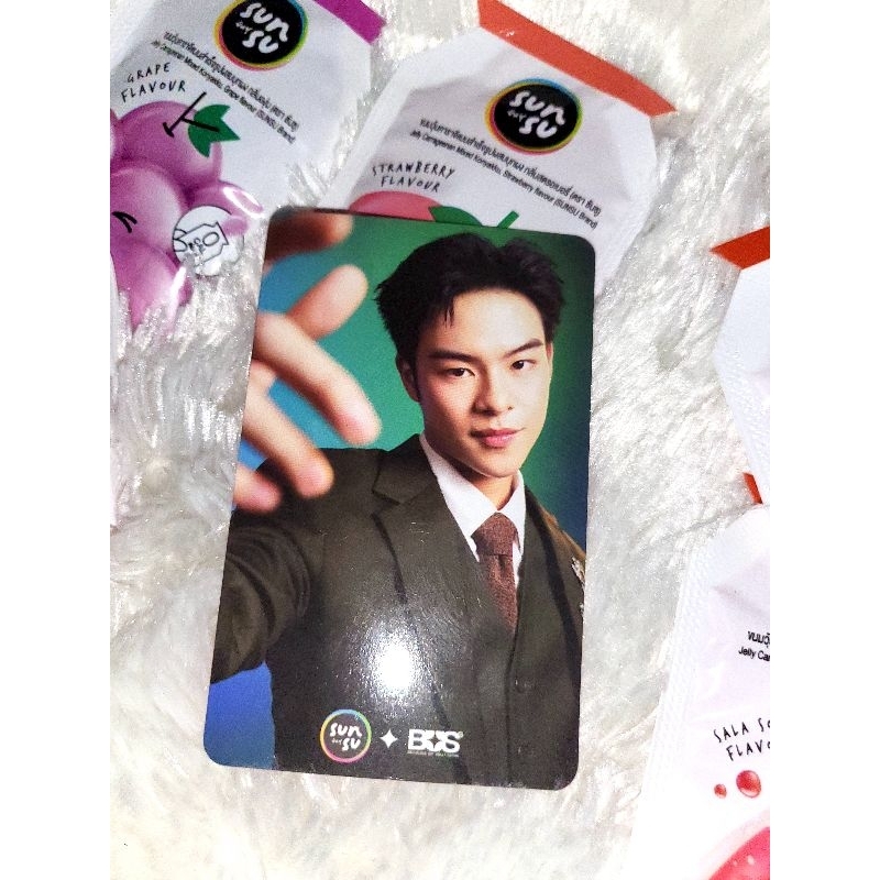 การ์ดซันซุxBUS ชุดสูท