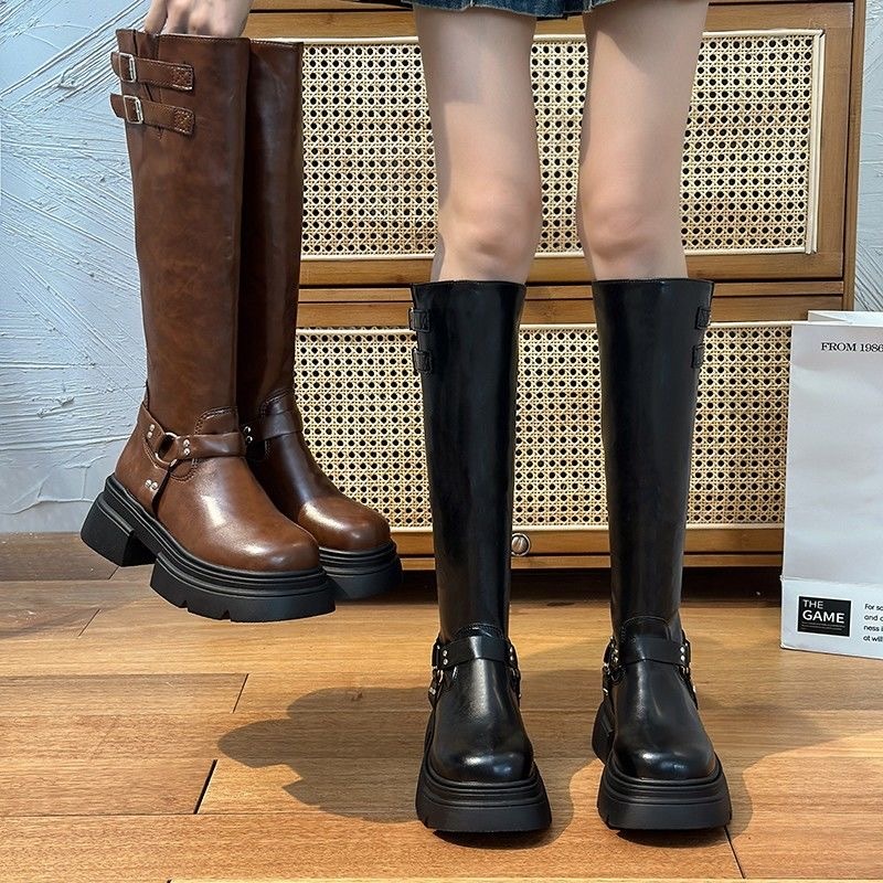 [จัดส่งในประเทศไทย] ลมวินเทจรอบเข็มขัดหัวเข็มขัดสูงทรงกระบอกแฟชั่นบู๊ทส์ PU เยาวชนแฟชั่นยืดแขนกันลื่นรองเท้าอัศวิน