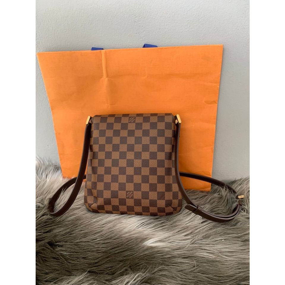 กระเป๋า LV Damier Tango