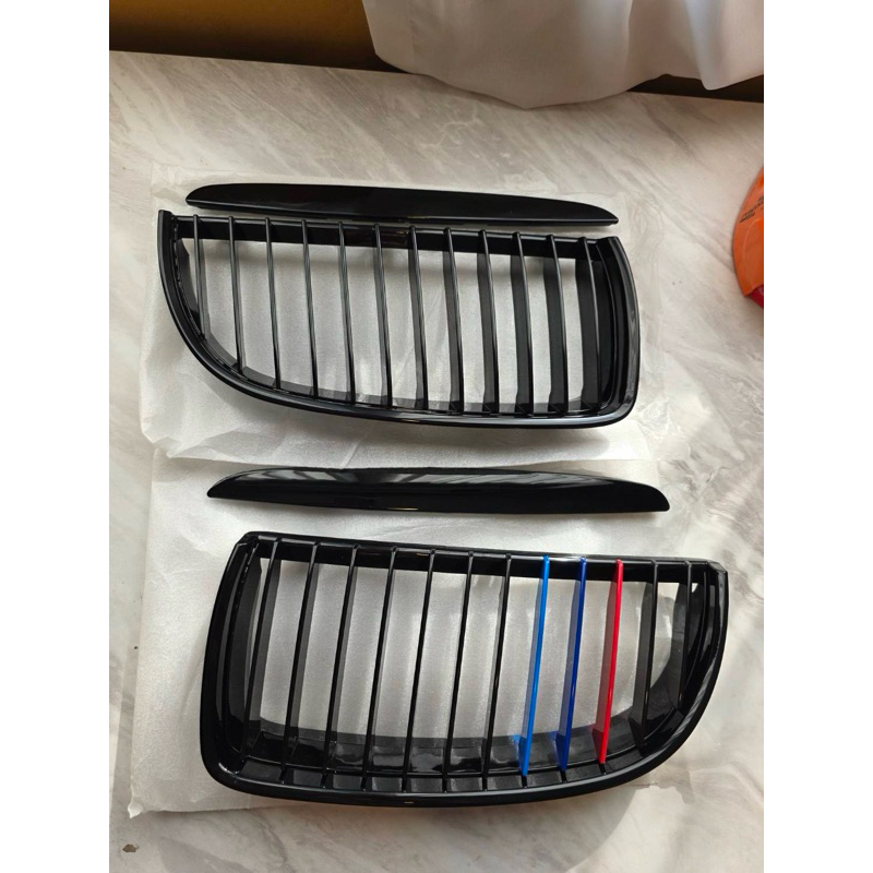 กระจังหน้า E90 Pre Lci