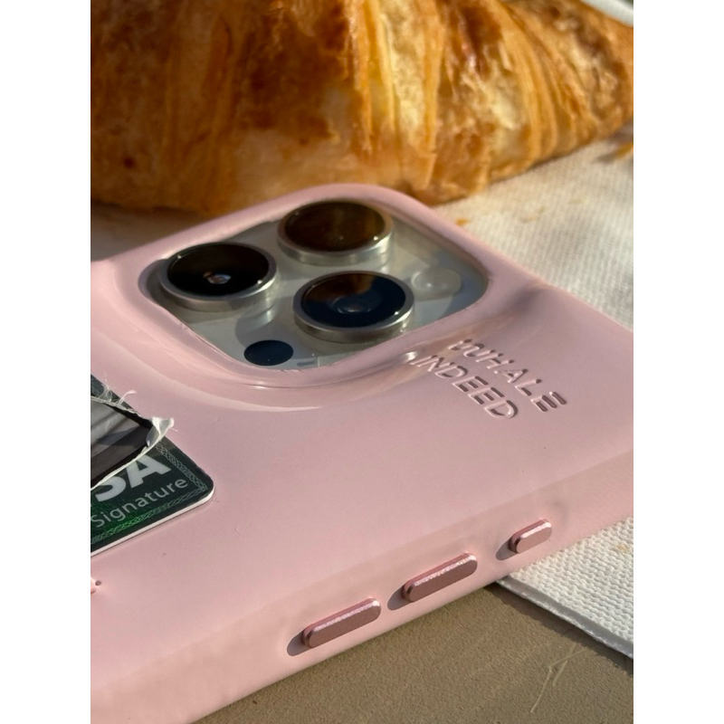 (เคส Loafy) เคสนุ่มนิ่ม Strawberry Kiss Loafy Whale Indeed Case เคสนิ่ม จับถนัดมือ วัสดุหนังเกรด Premium - รูปที่ 4