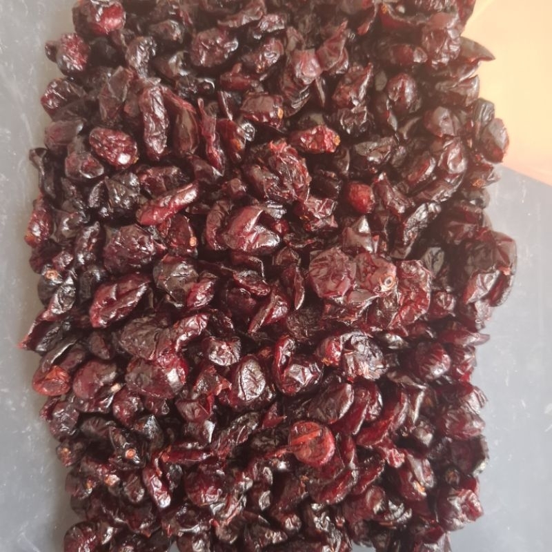 แครนเบอร์รี่แห้งขนาด 100 กรัม อบแห้งพร้อมทาน รสเปรี้ยวหวานอร่อยมีประโยช์น