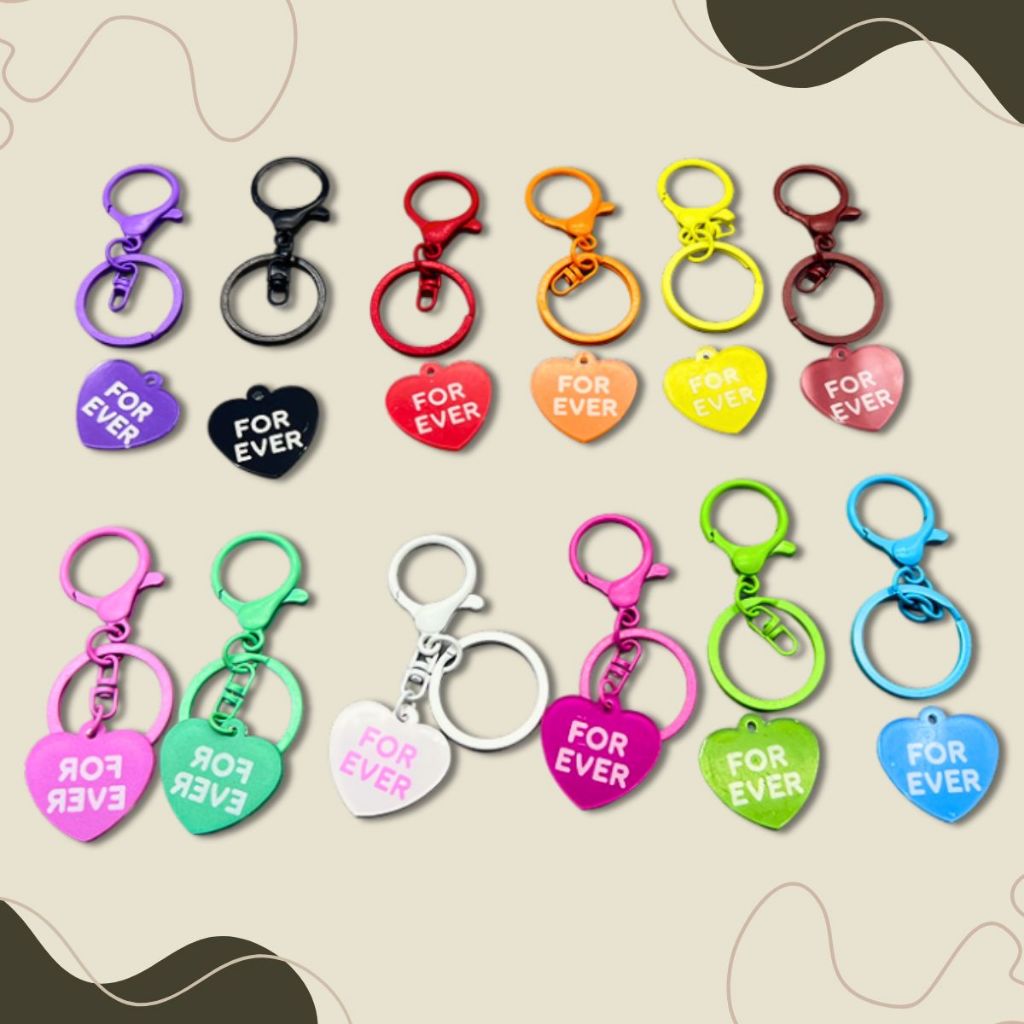 【จัดส่งที่รวดเร็ว】พวงกุญแจสีฮาร์ดแวร์พร้อมแผ่นอะคริลิกรักสามารถ DIY แขวนตุ๊กตาได้