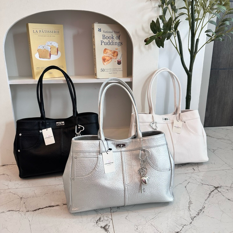 พร้อมส่ง กระเป๋าสะพายข้าง กระเป๋าถือผู้หญิง