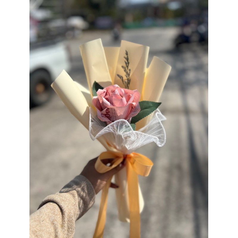 ช่อดอกไม้ไม้กุหลาบ ช่อดอกไม้แสดงความยินดี