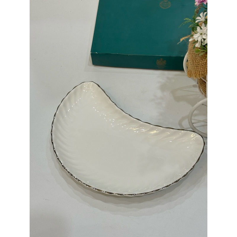 จานMintonของใหม่ทรงพระจันทร์สวย