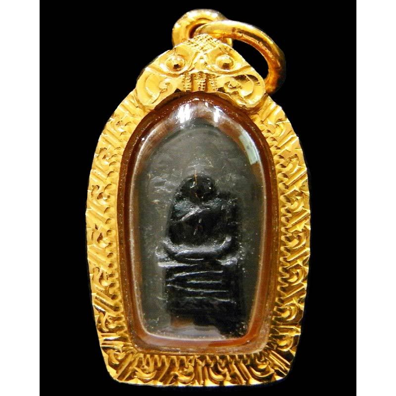 รุ่นแรก ปี 17 เลี่ยมทอง พร้อมบัตรรับรองฯ หลวงพ่อคูณ วัดบ้านไร่ ปรกใบมะขาม น.ป.ข. - นิว พระเครื่อง Ne