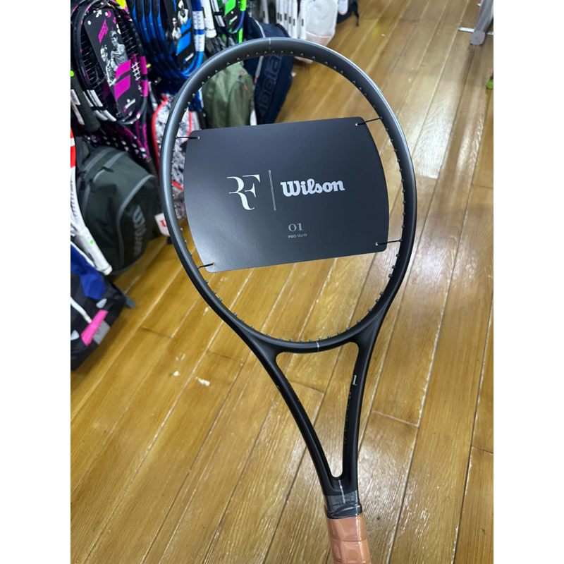 ไม้เทนนิส WILSON RF 01 PRO น้ำหนัก 320 กรัม *สินค้าสั่งขึ้นเอ็นทำตามออเดอร์ ไม่รับเปลี่ยน หรือคืน*