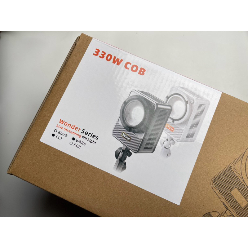 ไฟต่อเนื่อง : พร้อมส่ง >>> BOX 330W COB ( ปรับ K , กำลังไฟ ) : สีขาว สำหรับช่างภาพ งานไลฟ์สด ขายของ