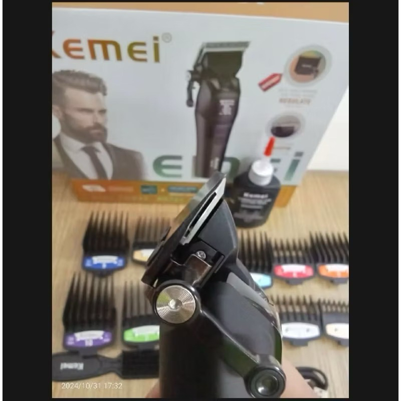 ปัตตาเลี่ยนไร้สาย KEMEI รุ่นkm-1858 แรงมอเตอร์ 9500RPM ระดับมืออาชีพ