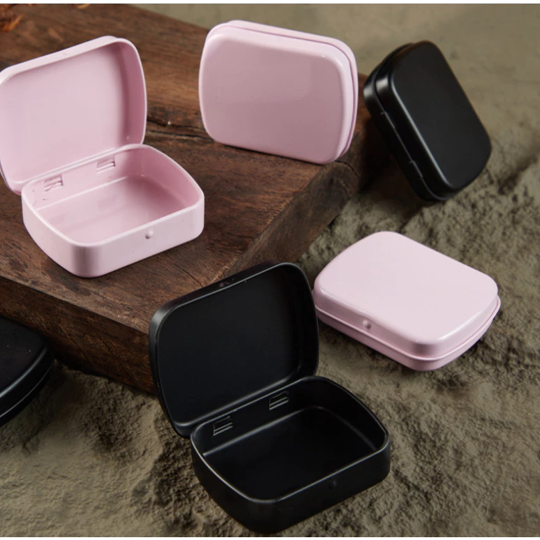ขนาด 60x47x15 MM กล่องเหล็ก บานพับ ขอบกล่องมน มี 4 สี