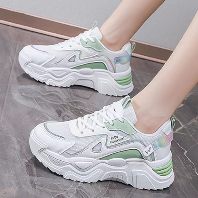 รุ่นใหม่ล่าสุด รองเท้าผ้าใบผู้หญิง รองเท้าทรงสวย ดีไซน์น่ารัก สินค้าตรงปก กีฬาฤดูร้อน มี3สี ดำ เทา เขียว เสริมส้น👣👟A669