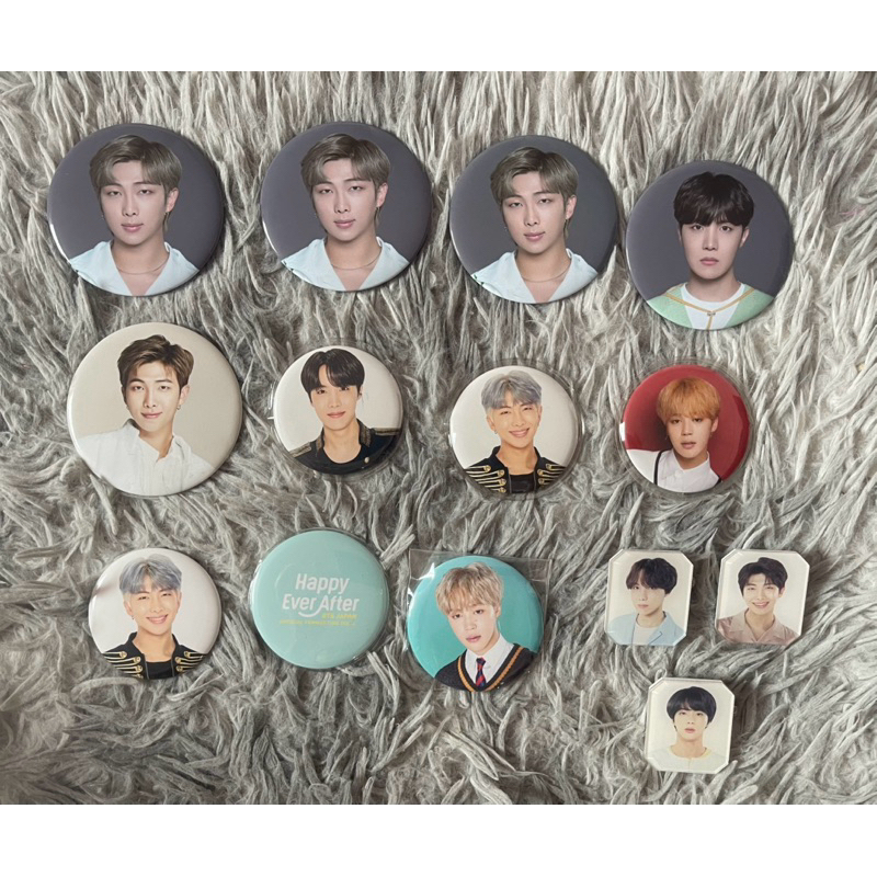 เข็มกลัด bts ของแท้กดจากเว็บแกะแล้วไม่มีถุงนะคะ