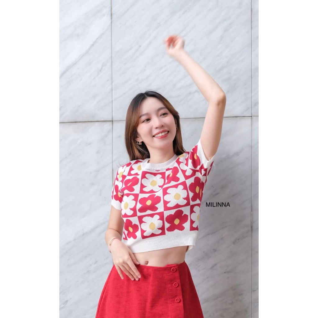 Milinna ไหมพรมลายดอกไม้ แขนสั้น ครอป