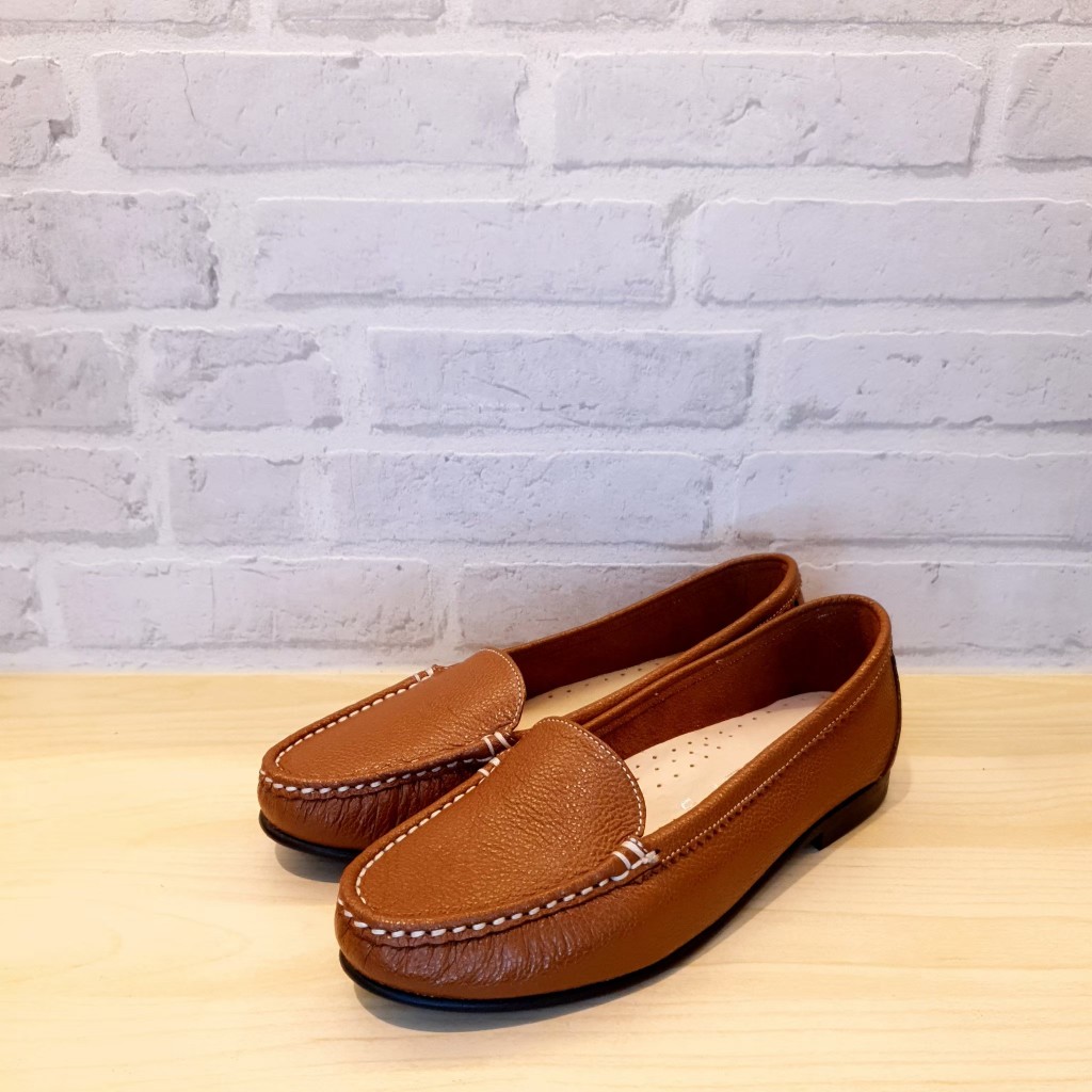Ballet Shoes Original - รองเท้าหนังแท้ ทรง Loafer รุ่น US43 (โทนสีเรียบ)