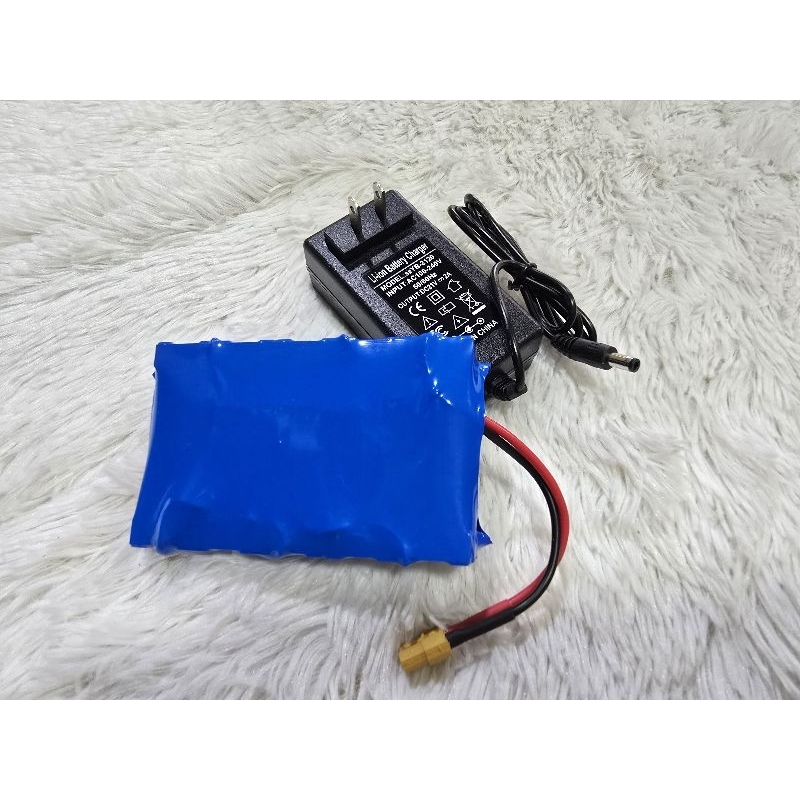แบต ไอออน 21v 5000 mAh พร้อมสายชาจแบต