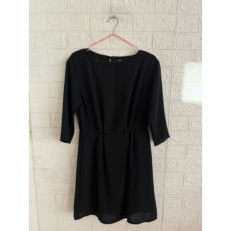 เดรสผ้าชีฟอง H&M สีดำ ไซร้160 รอบอก36“