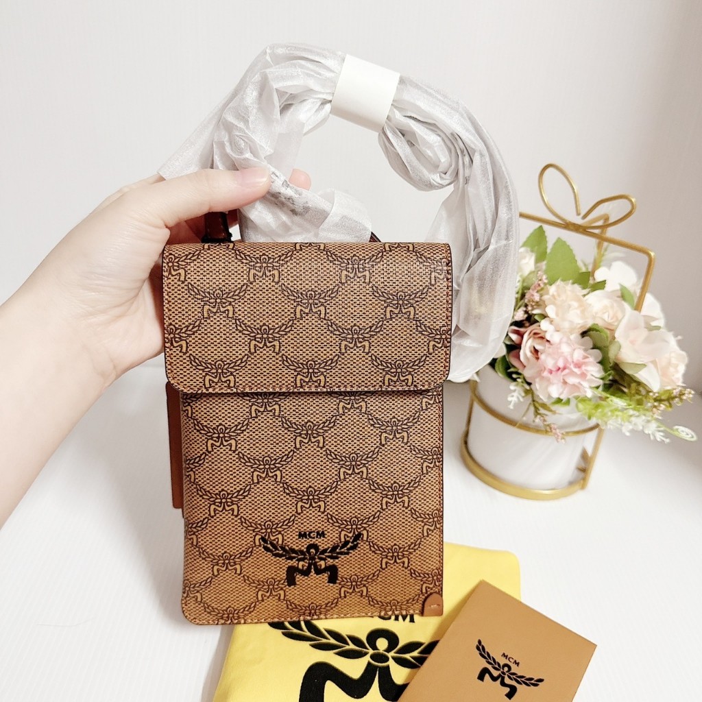 MCM Himmel Phone Bag ใส่ Promax ได้ค่ะ *กรุณาทักแชทเพื่อเช็คสต็อคก่อนกดสั่งนะคะ*