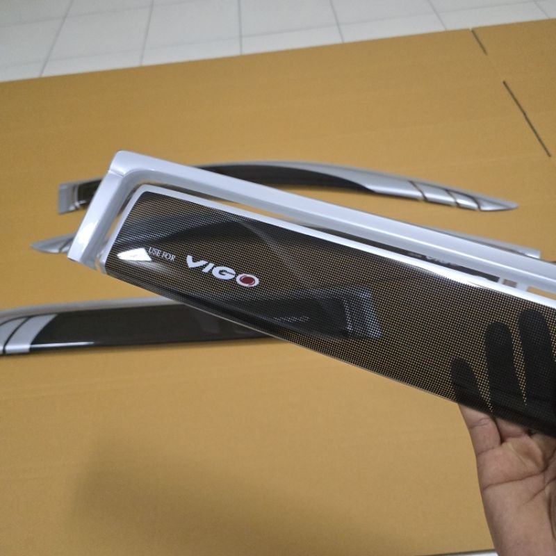 กันสาด คิ้วรถยนต์ TOYOTA VIGO ลายตาข่าย ใส่ปี 2005 - 2014 / VIGO CHAMP ใส่ได้ มีแคป ตอนเดียว 4 ประตู