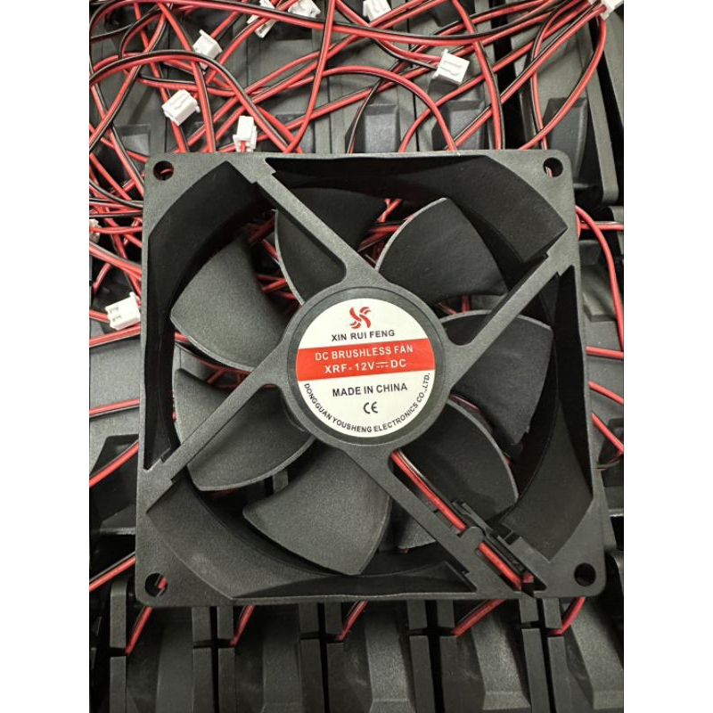 พัดลมระบายอากาศ FAN 3.5 นิ้ว 12V  90x90x25mm  2สาย พร้อมปลั๊ก สินค้าใหม่พร้อมส่ง