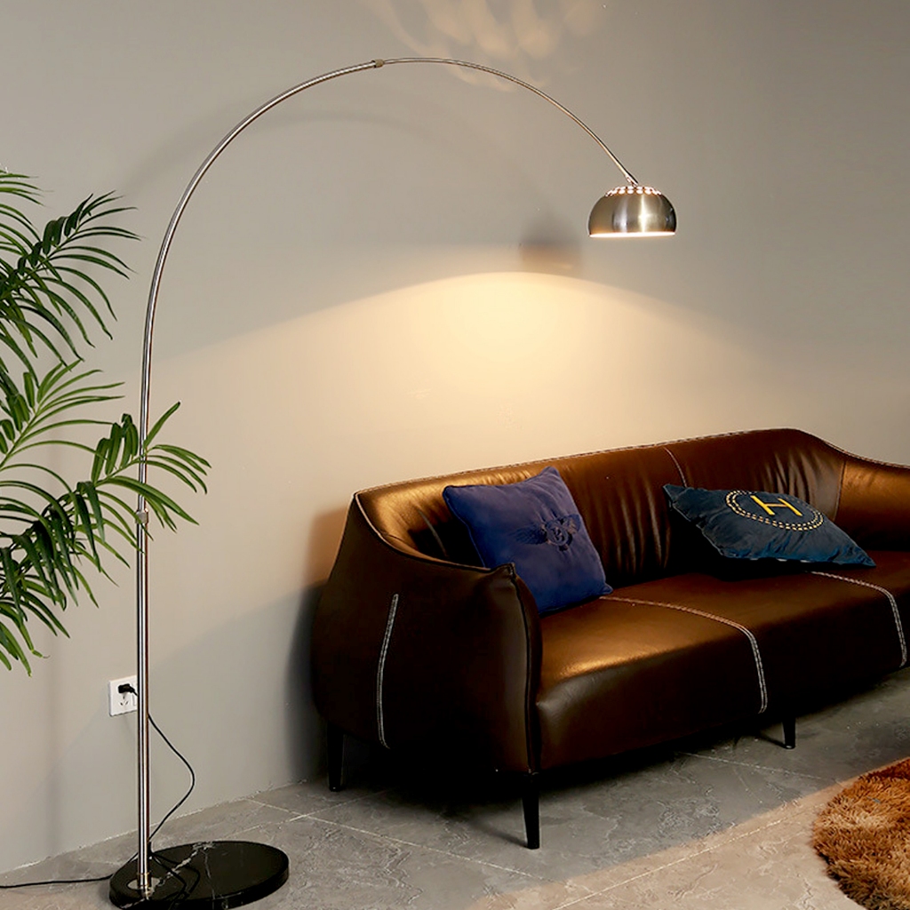 โคมไฟตั้งพื้น โคมไฟโค้ง โคมไฟสูง  Floor Lamp สูง 150 ซม.ปรับได้ สวิทช์เท้าสะดวกและรวดเร็ว cheers9