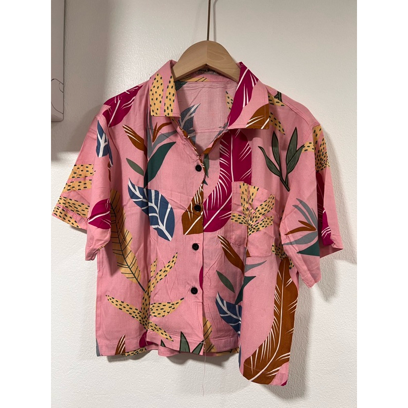 พร้อมส่ง✅(2แบบ)งานไทยผ้าสปันเนื้อนิ่มใส่สบาย เชิ๊ตครอปสั้นผู้หญิง