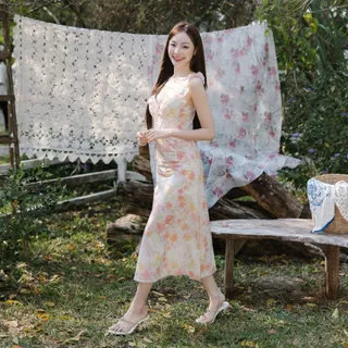 เดรสยาวลายดอกรุ่น Olivia Dress | PJKK.STUDLO