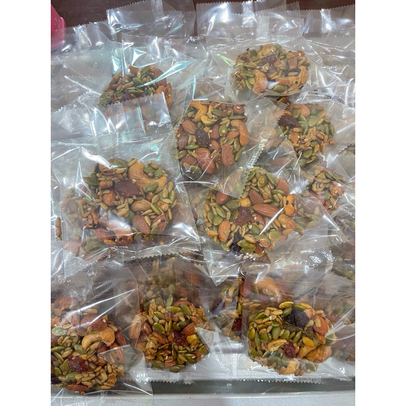 คุกกี้ธัญพืชและผลไม้ 10 ชนิด ไร้แป้ง ไร้น้ำตาล 1 กล่องมี 6 ชิ้น - รูปที่ 2