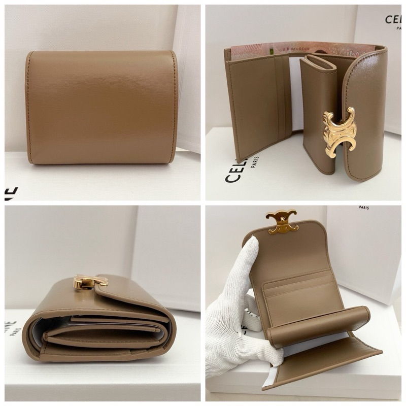 👜: New!! Celine Triomphe Tri-fold Wallet รับสีไหนแจ้งนะคะ‼️ก่อนกดสั่งรบกวนทักมาเช็คสต๊อคก่อนนะคะ‼️