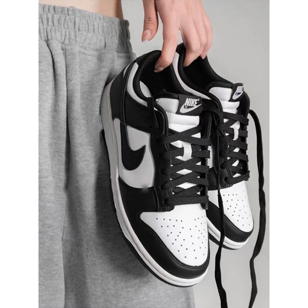 ของแท้ 100 % NIKE DUNK LOW BLACK / WHITE " PANDA " GREY FOG SNEAKERS รองเท้าสเก็ตบอร์ดสำหรับผู้ชายและผู้หญิง DD1391-100