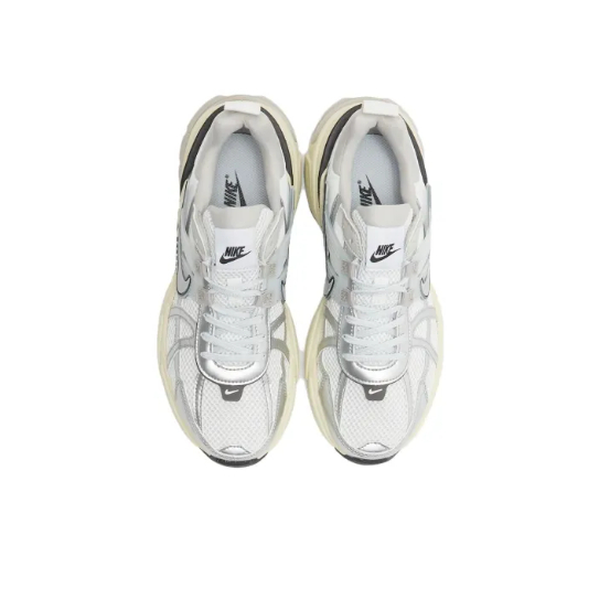 [ของแท้100%]รองเท้า Nike V2K Run "Summit White/Metallic Silver" พร้อมส่ง (FD0736-100) รองเท้าผ้าใบ สุดฮิต