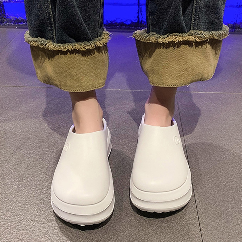Jukoy ใหม่ รองเท้าแตะแฟชั่น ดีไซน์สุดฮิตยางแบบนิ่มใส่สบาย ทรงสุดเรียบใส่งการหรือใส่ในวันหยุดสบายๆได้เลย ครบจบในคู่เดียว