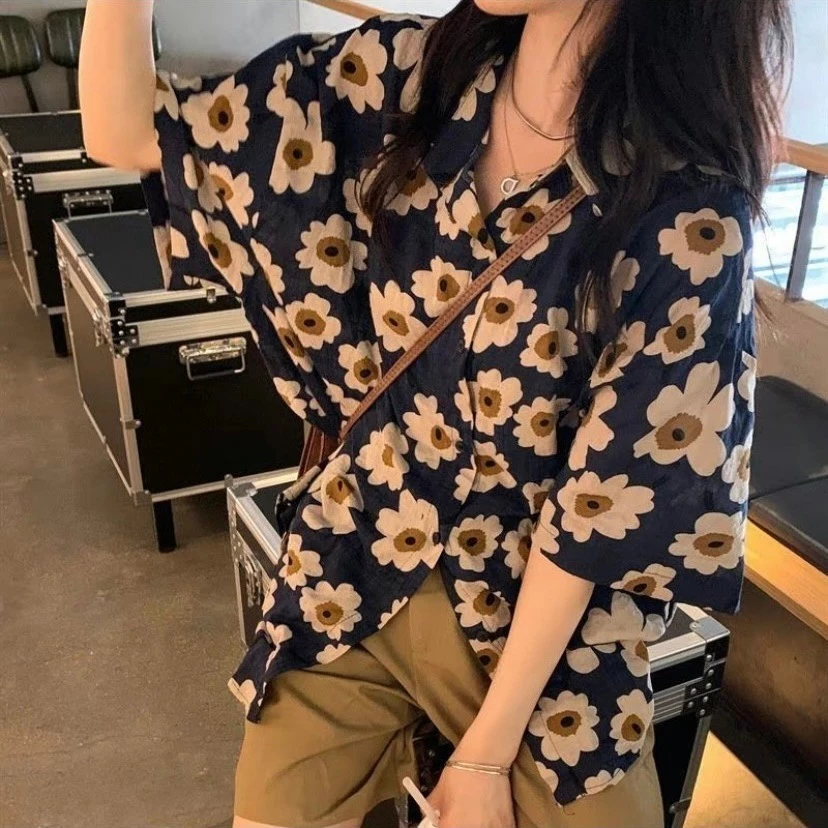 เสื้อสงกรานต์ลายดอก คอปกแขนสั้น กระดุมหน้า ผ้าไหมอิตาลี thumbnail 3