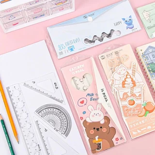 🎀แพ็ค 12 ชุด สุ่มแบบซองกระดุม🎀เลขาคณิตชุดเครื่องเขียน เลขาคณิตไม้บรรทัดแข็งPVC 4 ชิ้น เครื่องเขียน โรงเรียน