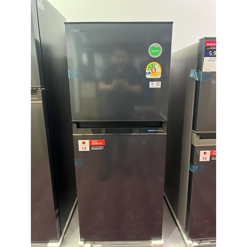 ตู้เย็น 2 ประตู TOSHIBA GR-RT-252WEDMTHSS  6.9 คิว สีดำ