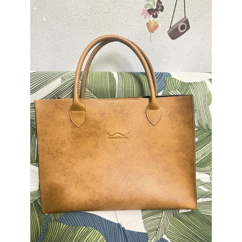 ส่งต่อมือสองสภาพดี กระเป๋าถือWaralee’s Day -tote หูสั้น เหลี่ยม ใส่A4ได้
