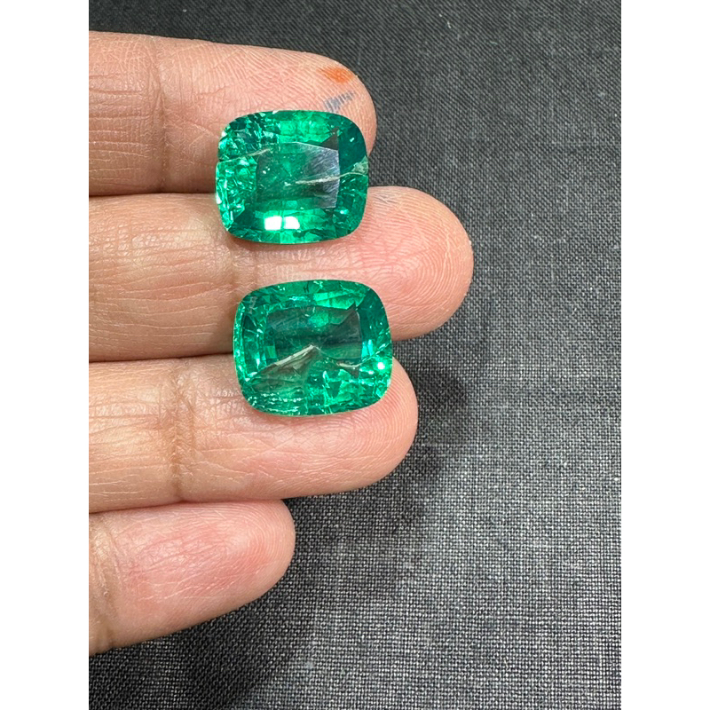 Lab colombian 12x14 มม  mกะรัต 2!เม็ด พลอย columbia โคลัมเบีย มรกต ผลิตจาก สวิส lab CORUNDUM(พลอยสั่