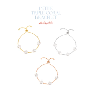 Petite Triple Coral Bracelet กำไลข้อมือรูปไข่มุกดาว