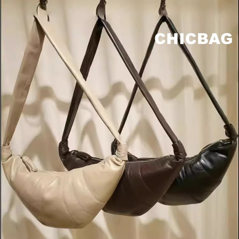 『CHICBAG』Lemaire Croissant Bag Messenger Bag ขนาดทรัมเป็ต ขนาดกลาง กระเป๋าสะพายเดี่ยว กระเป๋าถือ เกี๊ยวแพ็ค