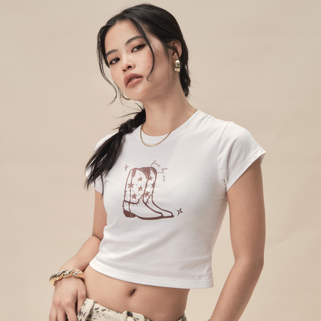 Fine Basic Tee - เสื้อยืดสกรีนลาย