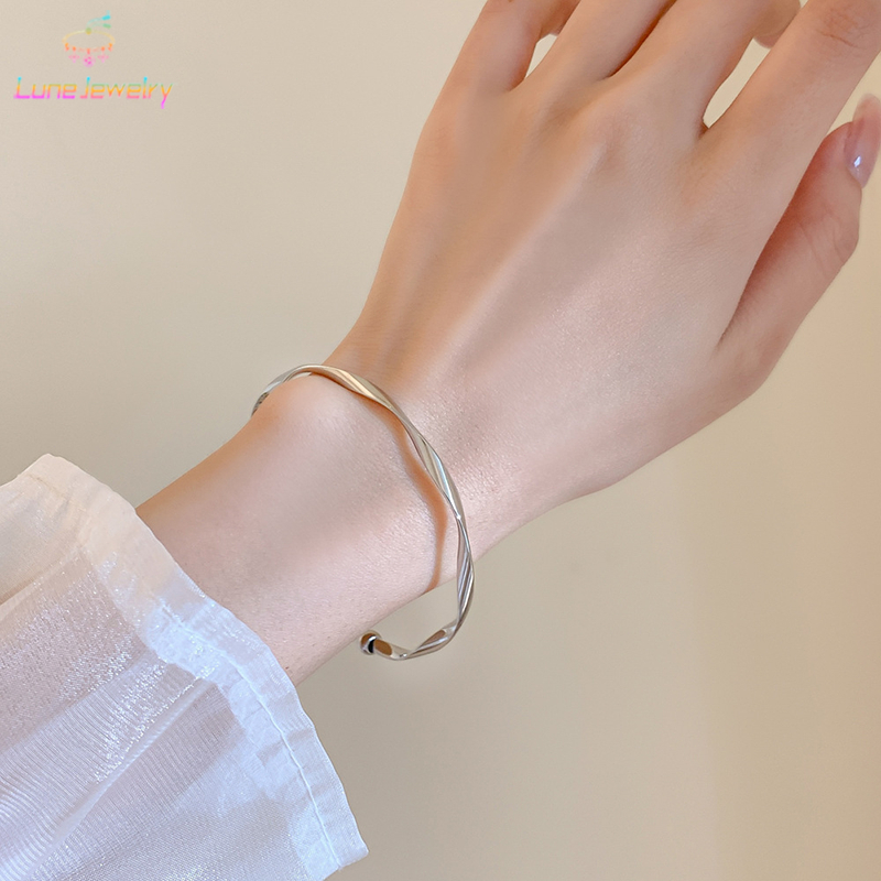COD💖สร้อยข้อมือ สีเงินโกลเด้นบบบิดเกลียว เรียบง่ายละเอียดอ่อน ย้อนยุคเครื่องประดับแฟชั่น สำหรับผู้หญิง-Lune