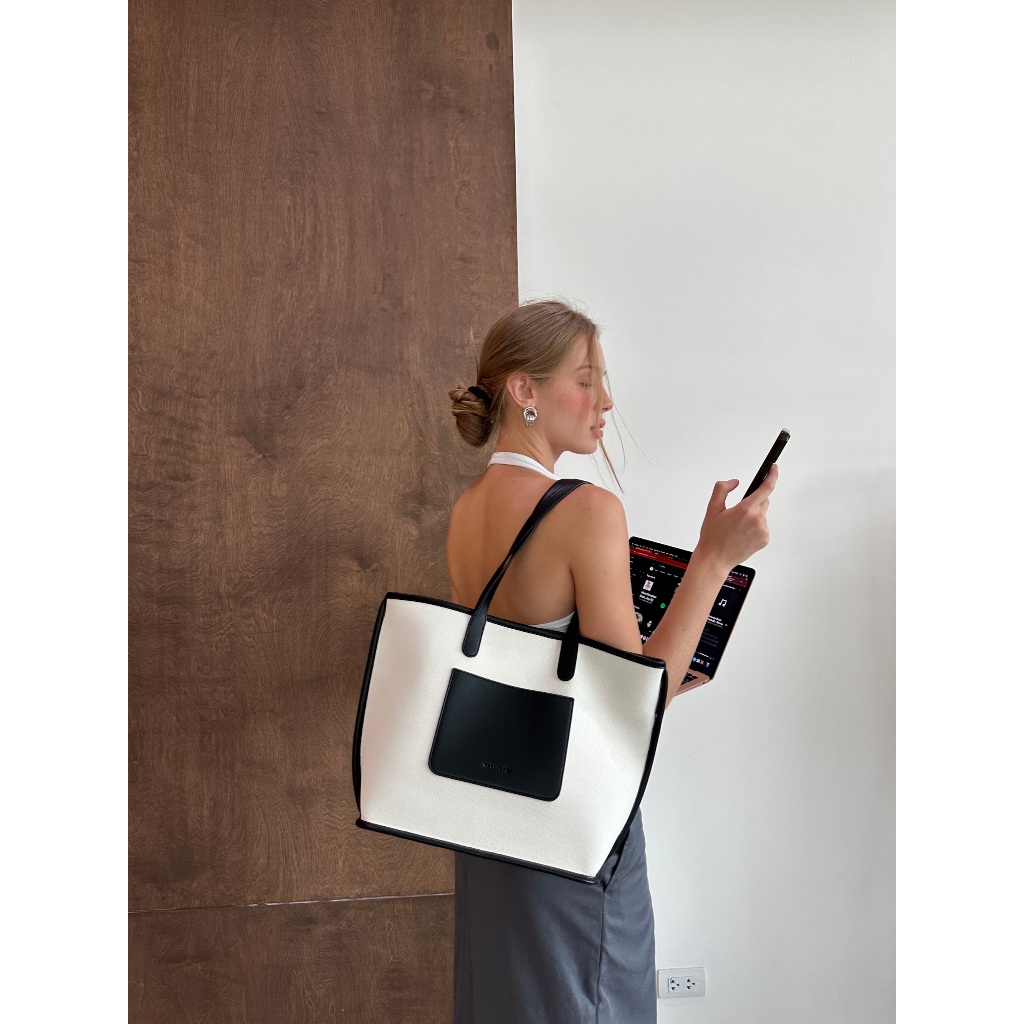 (Preorder 9-14 business days) TALLULAH / City Girl Tote กระเป๋าสะพาย