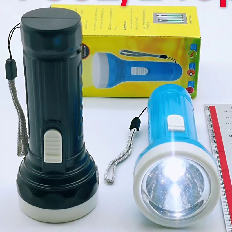 CF HOME 1Pc ไฟฉาย LED (คละสี)เเสงไฟสีขาว รุ่นใช้ถ่าน AA 2 ก้อนสีจัดส่งแบบสุ่ม