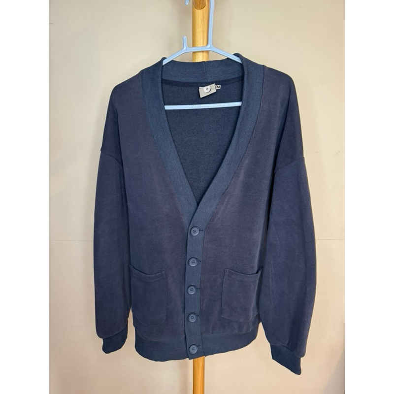 เสื้อกันหนาวไหมพรม unisex สีน้ำเงิน size M ยี่ห้อ urthe มือสอง