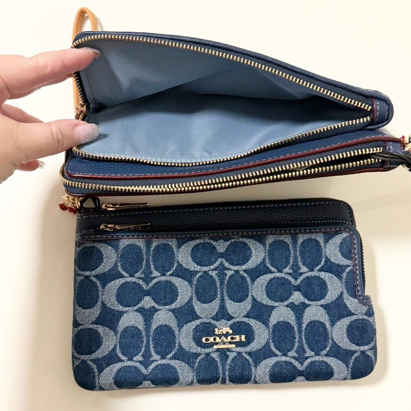 พร้อมส่ง✨✨คอลเลคชั่นใหม่ 2024[ผ่อน 0%]COACH  DOUBLE ZIP WALLET #กระเป๋าคล้องมือ#กระเป๋าสตางค์