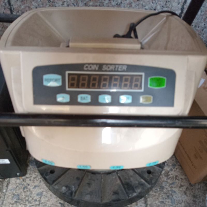 1692/มือสอง ไฟเข้าแต่ไม่ทำงาน-Electronic COIN SORTER CS-8 เครื่องแยกขนาดเหรียญ 25สตางค์ 50สตางค์ 1บา