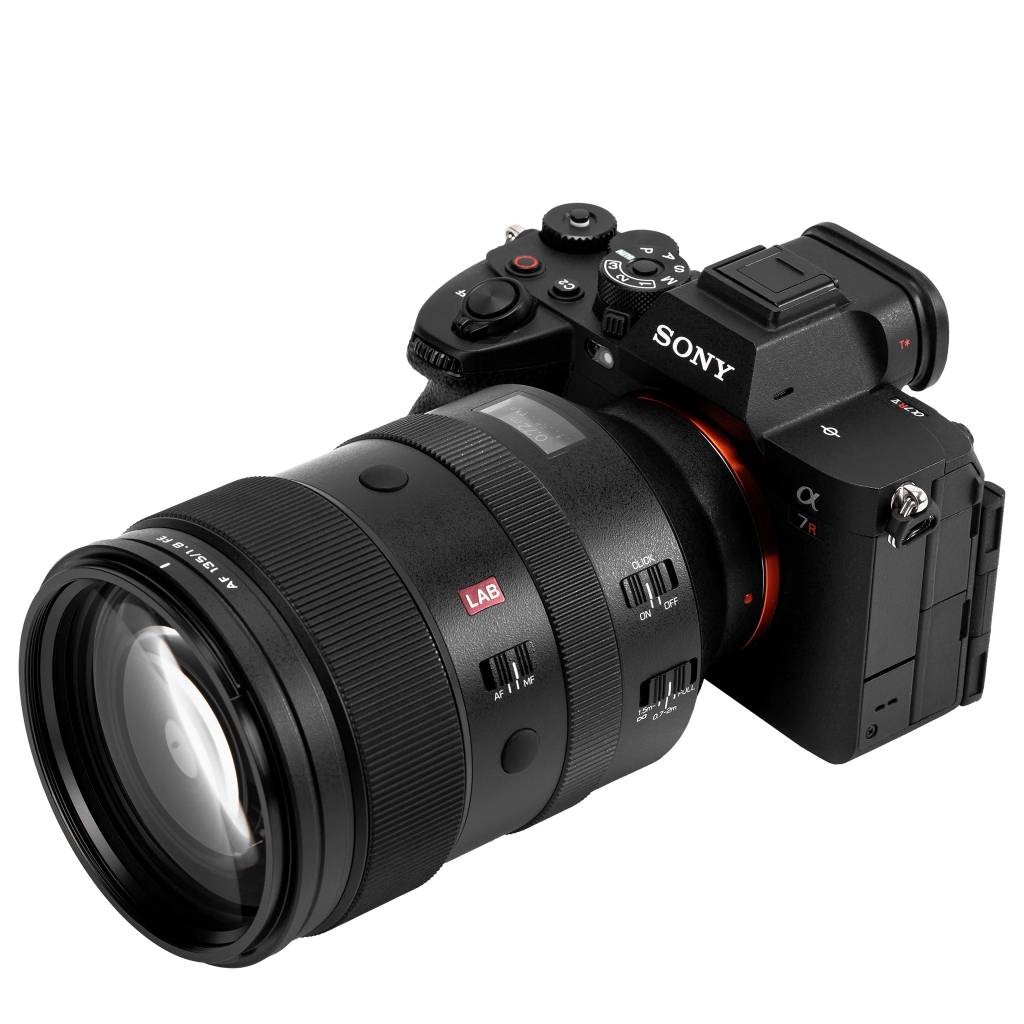Viltrox AF 135mm F1.8 LAB เลนส์ฟูลเฟรมสำหรับ Sony E-Mount / Nikon Z-Mount (รับประกัน 1ปี)