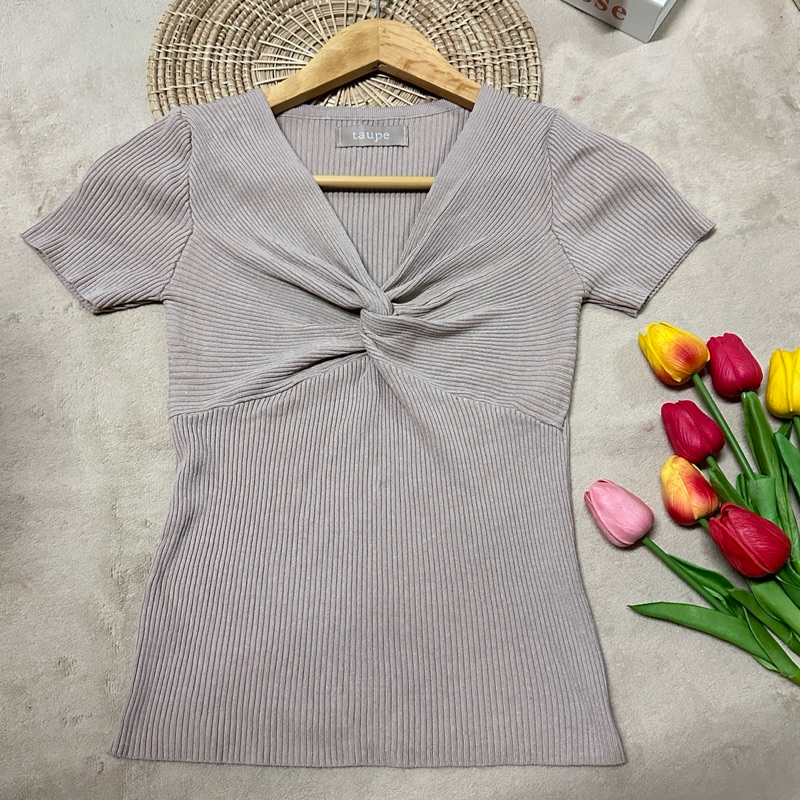 เสื้อ ไหมพรม taupe สีครีม