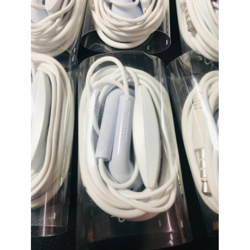 หูฟังแท้ 3.5mm Samsung แท้ศูนย์ ใช้ได้กับโทรศัพท์มือถือทุกรุ่น ของแท้เสียงดีมาก ทนทาน